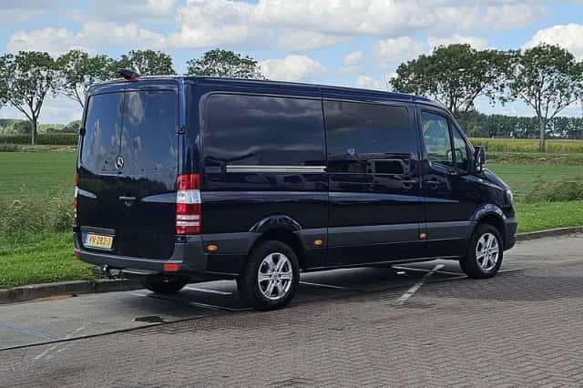 Mercedes-Benz Sprinter (2015) thumbnail 3