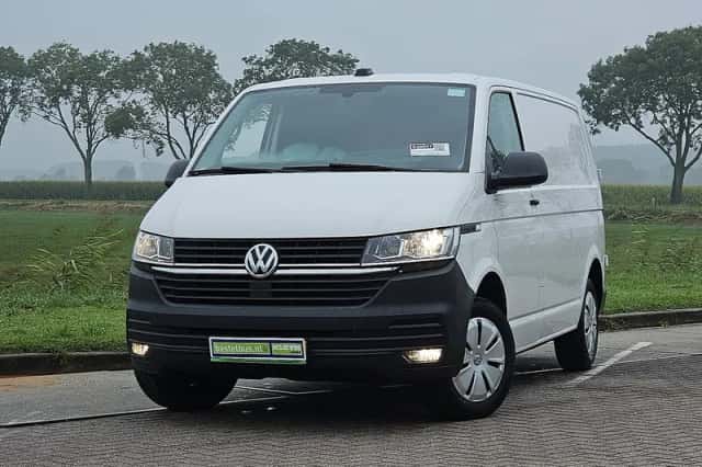Volkswagen Transporter (2021) thumbnail 1