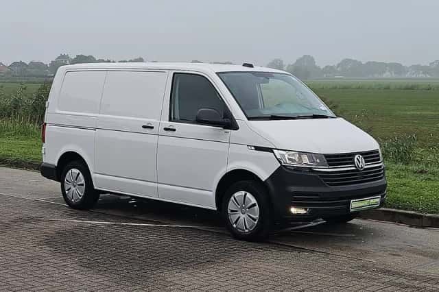 Volkswagen Transporter (2021) thumbnail 4