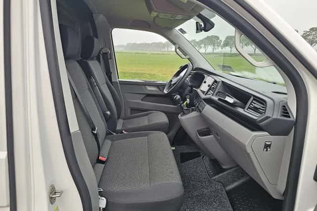 Volkswagen Transporter (2021) thumbnail 6