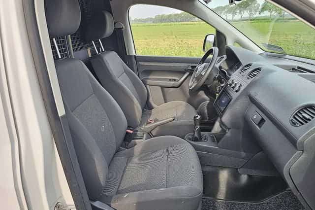 Volkswagen Caddy (2014) thumbnail 6