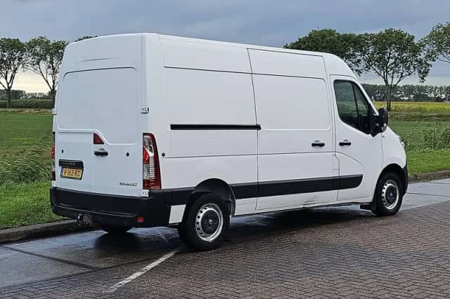 Renault Master (2018) thumbnail 3