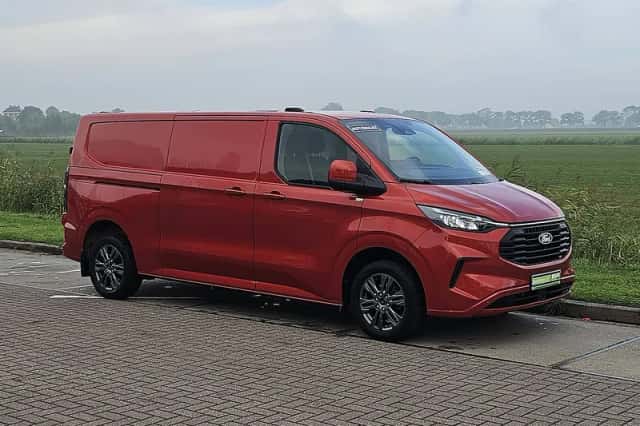 Ford Transit (2024) thumbnail 4