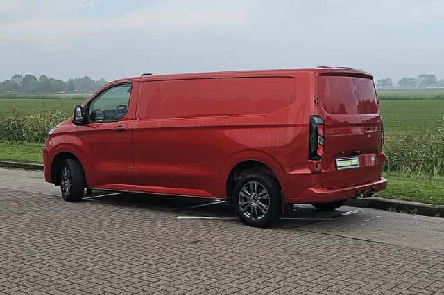 Ford Transit (2024) thumbnail 5