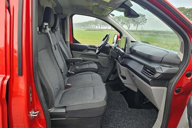 Ford Transit (2024) thumbnail 6