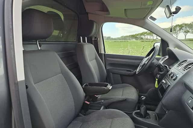Volkswagen Caddy (2014) thumbnail 6