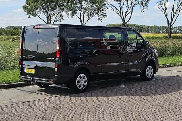Renault Trafic (2022) thumbnail 3