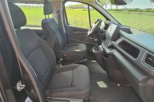 Renault Trafic (2022) thumbnail 6