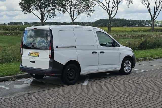 Volkswagen Caddy (2022) thumbnail 3