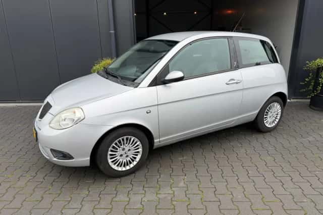 Lancia Ypsilon (2007) thumbnail 2