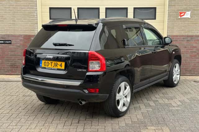 Jeep Compass (2012) thumbnail 2