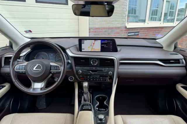 Lexus RX (2016) thumbnail 3