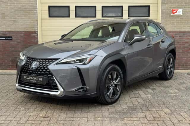 Lexus UX (2020) thumbnail 1