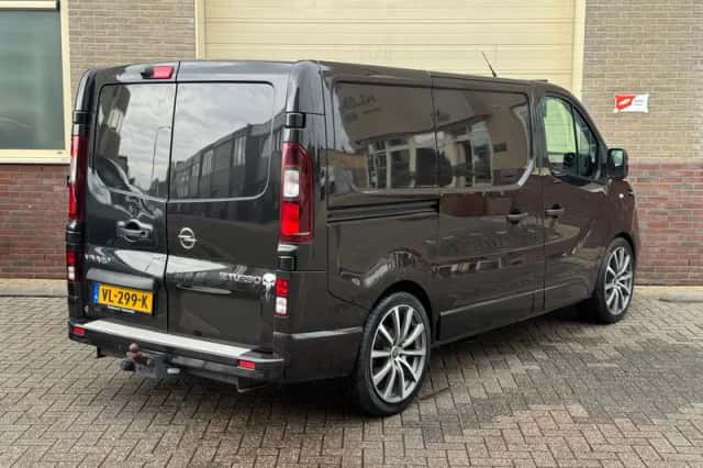 Opel Vivaro (2014) thumbnail 2