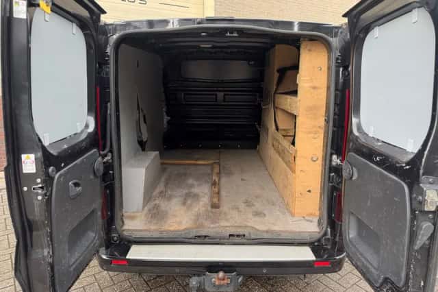 Opel Vivaro (2014) thumbnail 6