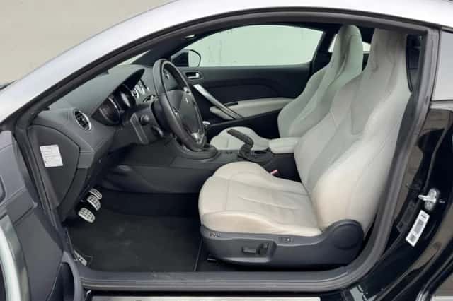Peugeot RCZ (2012) thumbnail 4
