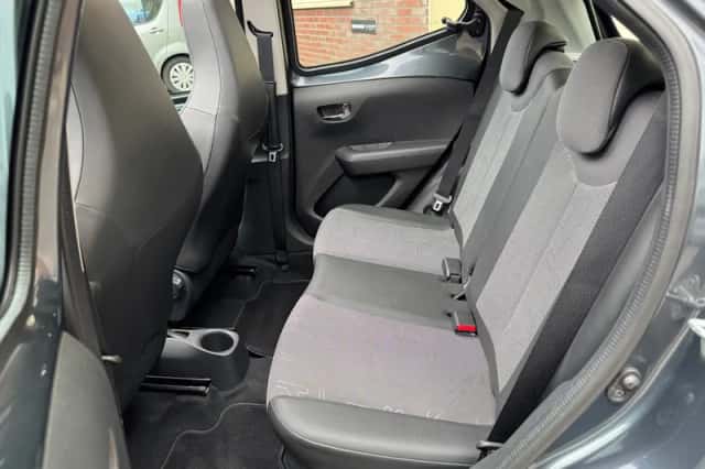 Toyota Aygo (2015) thumbnail 5
