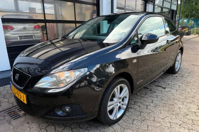 SEAT Ibiza (2011) thumbnail 4