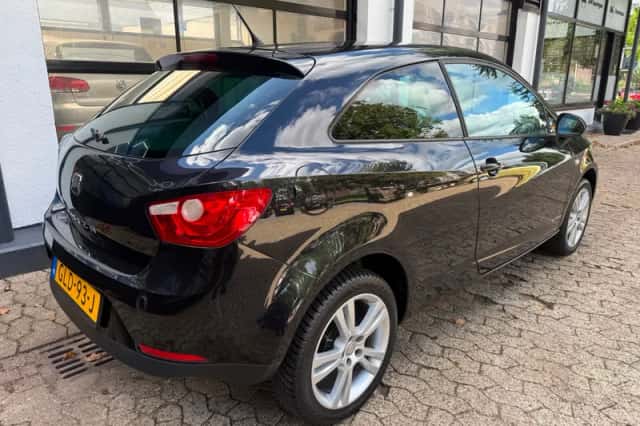 SEAT Ibiza (2011) thumbnail 5