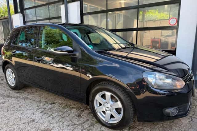 Volkswagen Golf (2011) thumbnail 3