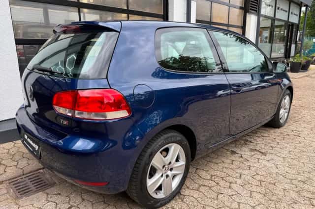 Volkswagen Golf (2010) thumbnail 5