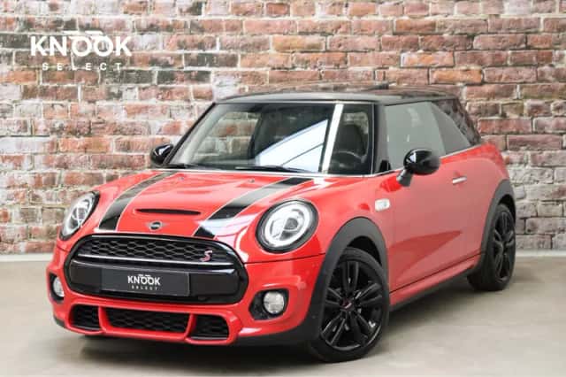 MINI Cooper S (2019) thumbnail 1