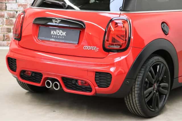 MINI Cooper S (2019) thumbnail 5