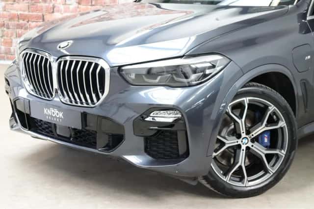 BMW X5 (2020) thumbnail 2