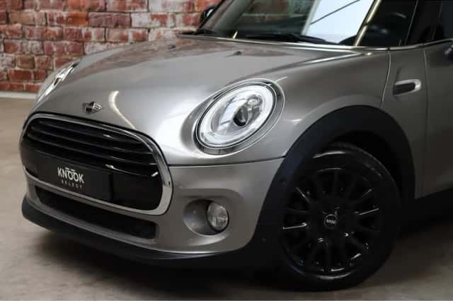 MINI Cooper (2016) thumbnail 2
