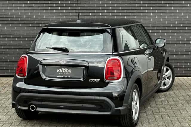 MINI Cooper (2023) thumbnail 4