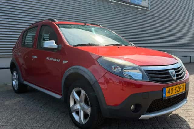 Dacia Sandero (2012) thumbnail 2