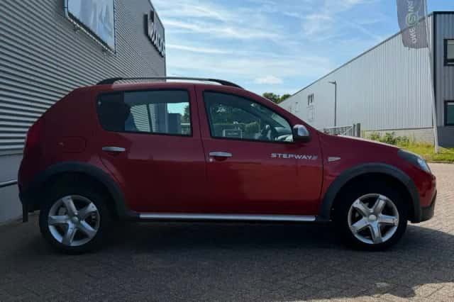 Dacia Sandero (2012) thumbnail 3