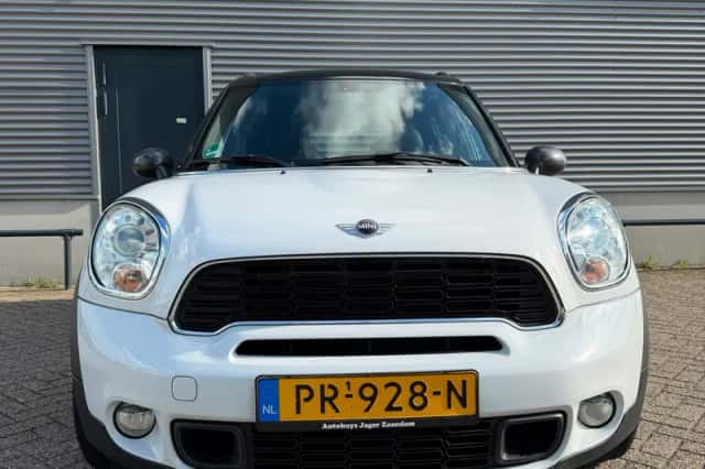 MINI Countryman (2012) thumbnail 6