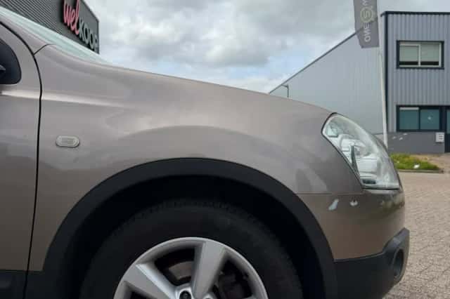 Nissan Qashqai (2009) thumbnail 5