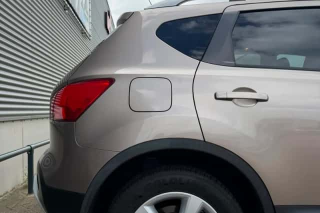Nissan Qashqai (2009) thumbnail 6