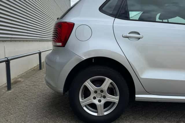 Volkswagen Polo (2011) thumbnail 4