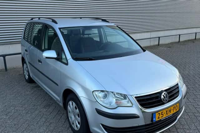 Volkswagen Touran (2007) thumbnail 2