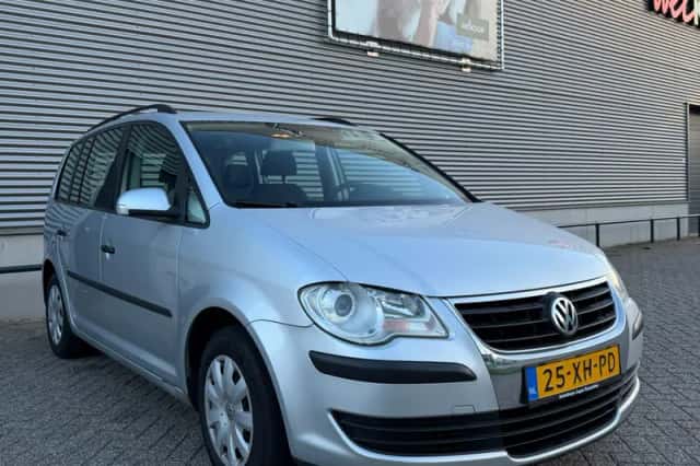 Volkswagen Touran (2007) thumbnail 3