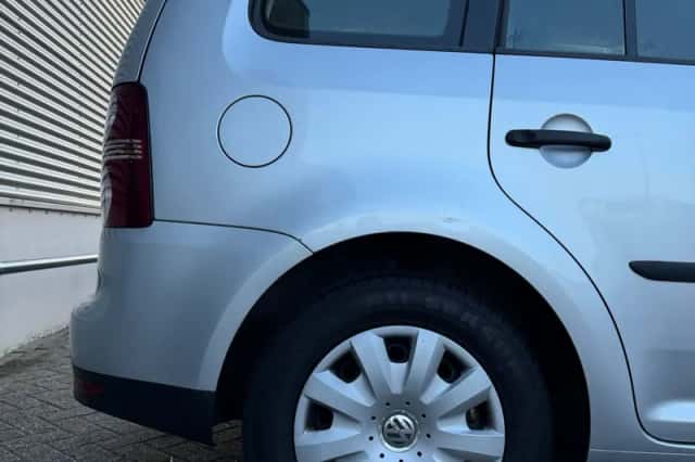 Volkswagen Touran (2007) thumbnail 4