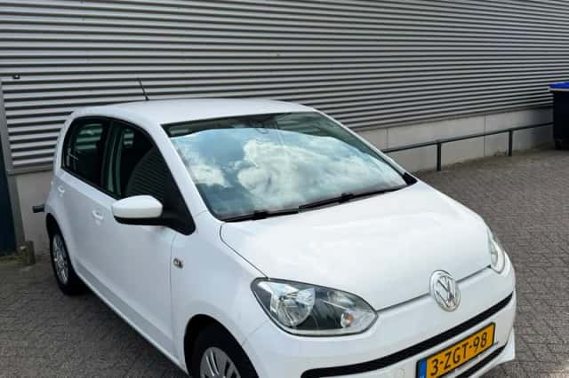 Volkswagen Up! (2015) thumbnail 2