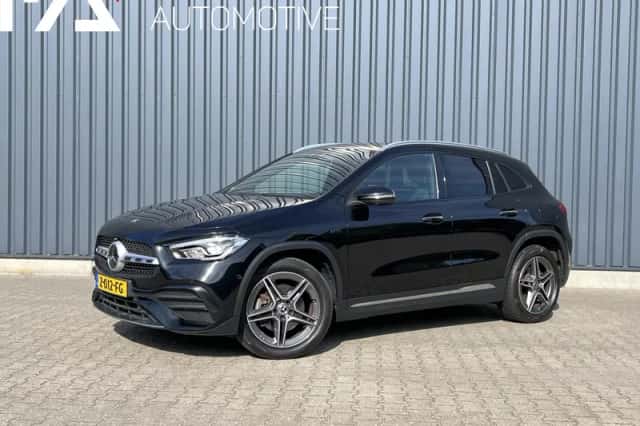 Mercedes-Benz GLA (2024) thumbnail 1