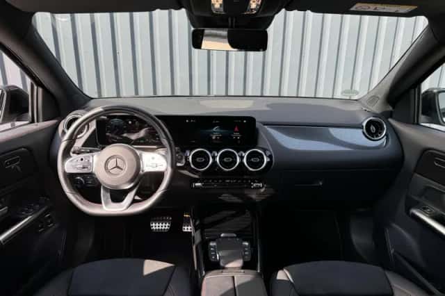 Mercedes-Benz GLA (2024) thumbnail 2