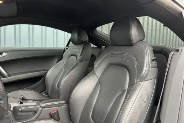 Audi TT RS (2009) thumbnail 5