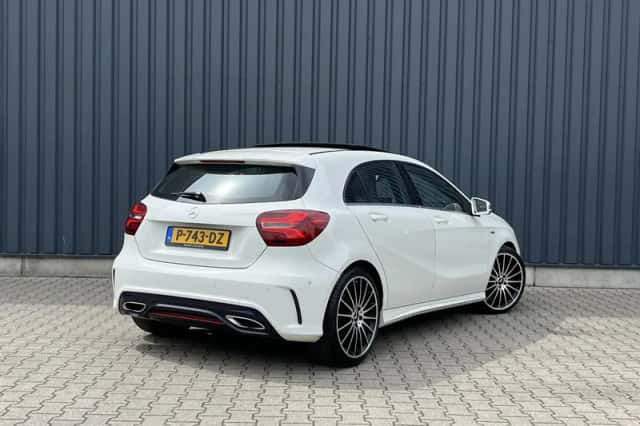 Mercedes-Benz A-Klasse (2016) thumbnail 3