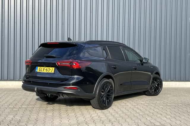 Ford Focus (2024) thumbnail 3