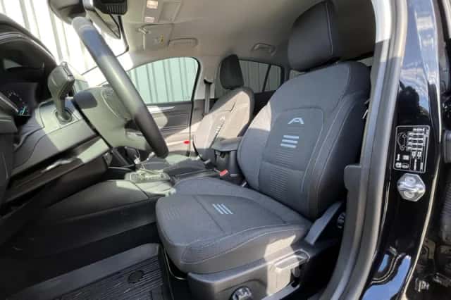 Ford Focus (2024) thumbnail 4