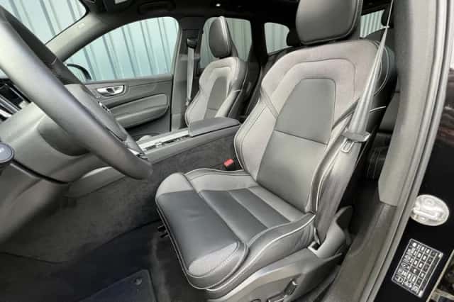 Volvo XC60 (2024) thumbnail 4