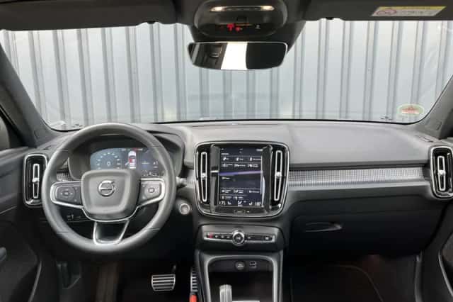Volvo XC40 (2022) thumbnail 2