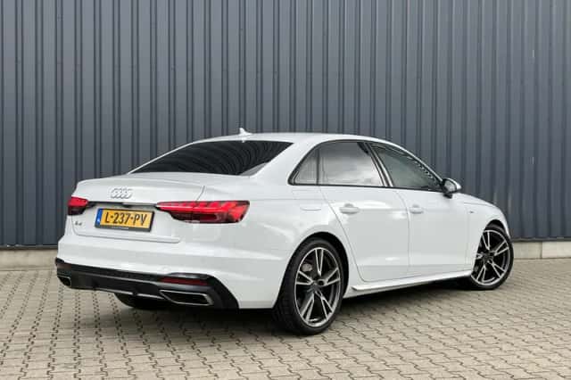 Audi A4 (2020) thumbnail 3