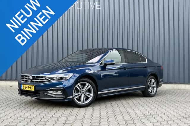 Volkswagen Passat (2021) thumbnail 1